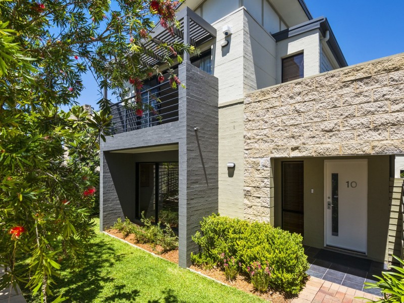 10 Shearwater Drive, Warriewood NSW 2102
