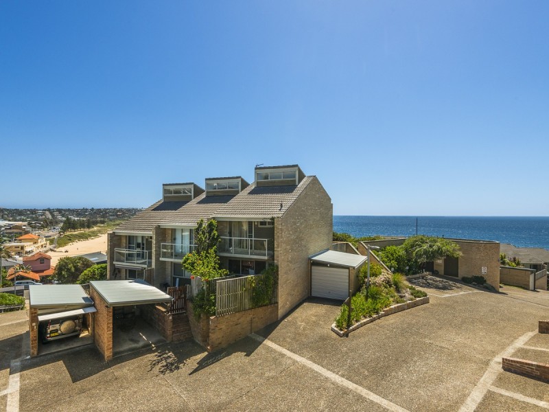 24/2-4 Beach Street, Curl Curl NSW 2096