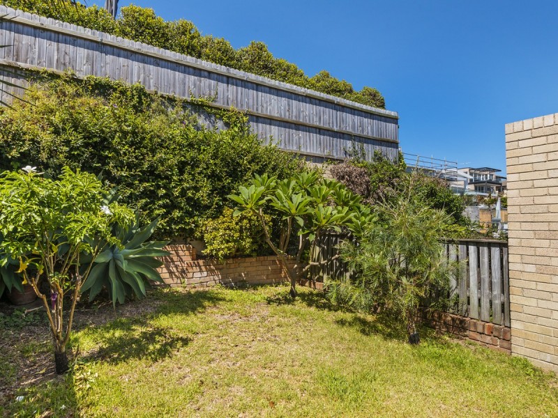 24/2-4 Beach Street, Curl Curl NSW 2096