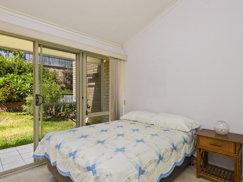 24/2-4 Beach Street, Curl Curl NSW 2096