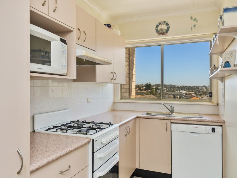 24/2-4 Beach Street, Curl Curl NSW 2096