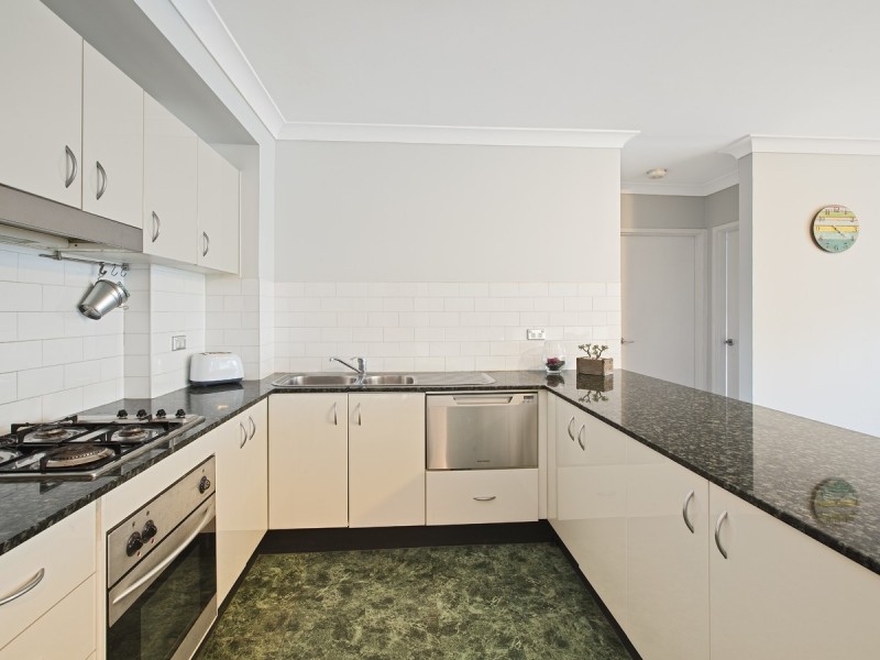 18/326-330 Barrenjoey Road, Newport NSW 2106