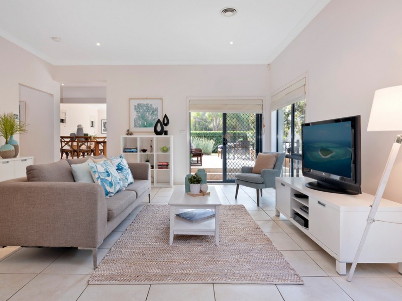 15 Fern Circuit, Warriewood NSW 2102