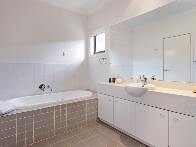 15 Fern Circuit, Warriewood NSW 2102