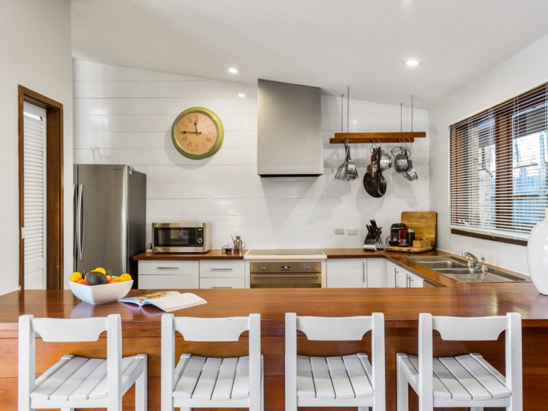 11 Bertana Crescent, Warriewood NSW 2102