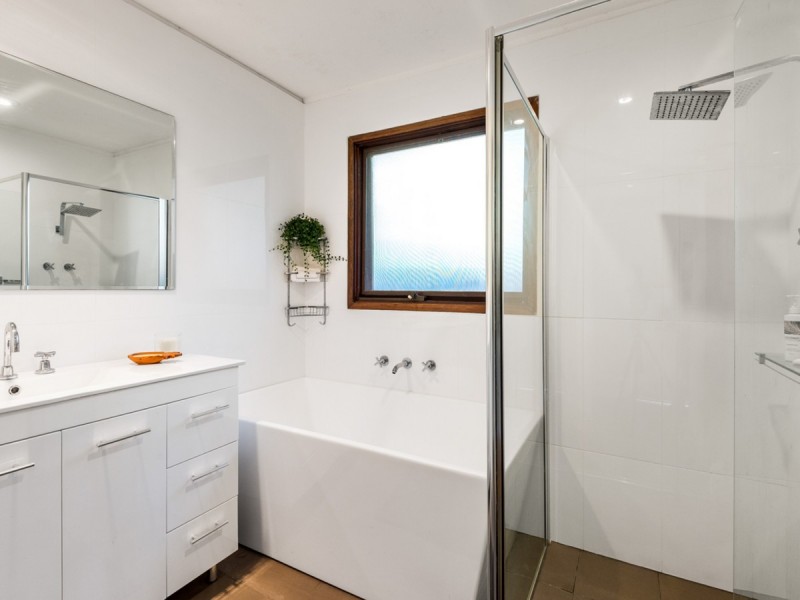 11 Bertana Crescent, Warriewood NSW 2102