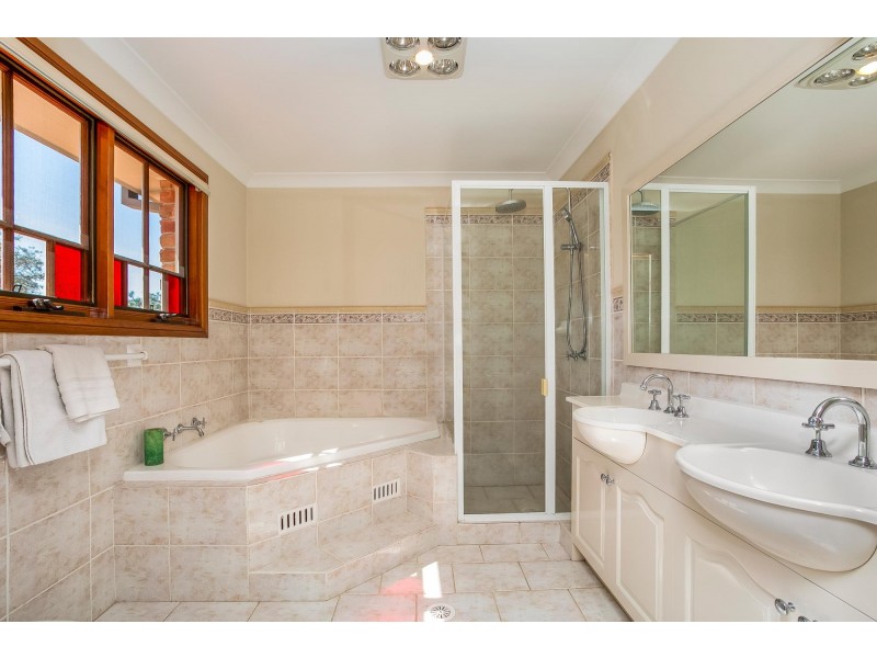 2 Hallstrom Place, Mona Vale NSW 2103