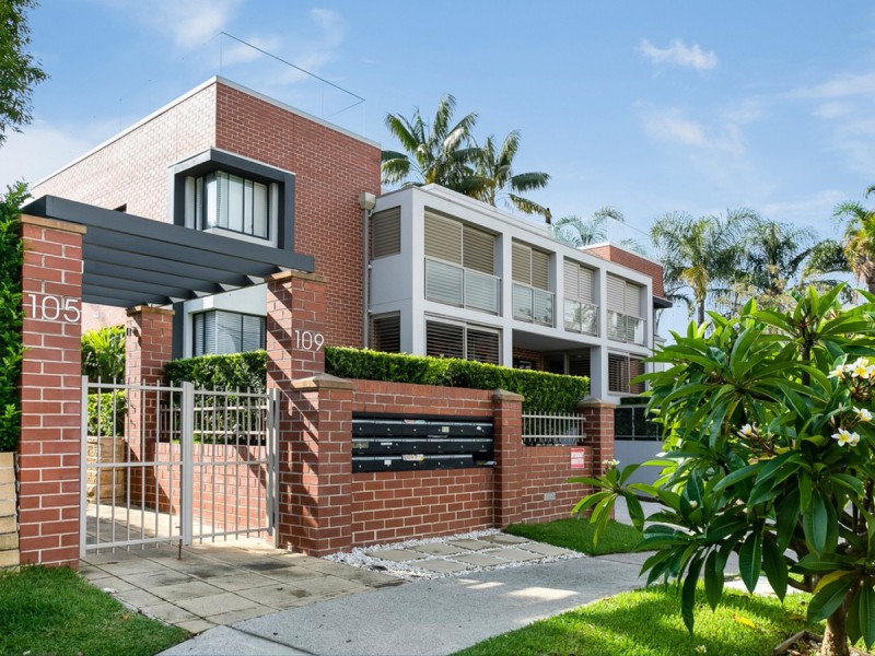 2/105 Lagoon Street, Narrabeen NSW 2101