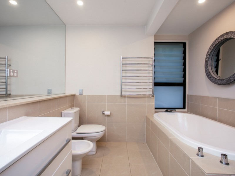 Lower/1a Suncrest Avenue, Newport NSW 2106