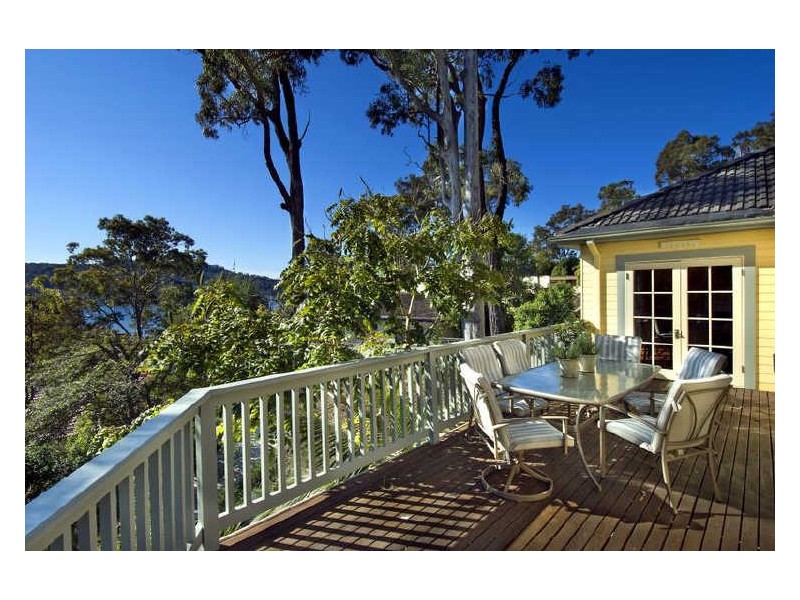 11 Loquat Valley Road, Bayview NSW 2104