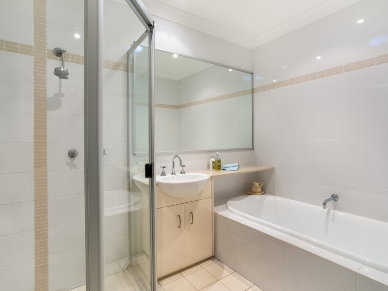 24 Honeyeater Grove, Warriewood NSW 2102