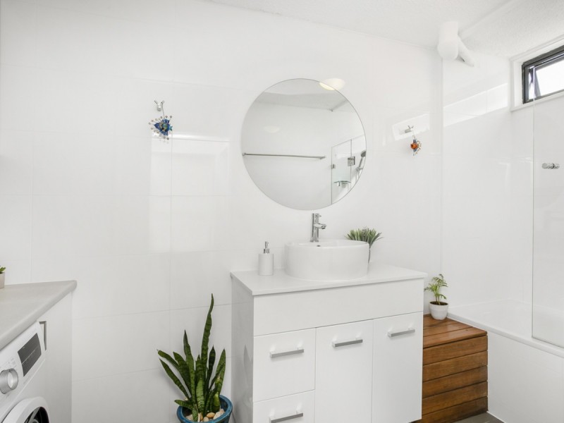 1/60 Golf Avenue, Mona Vale NSW 2103