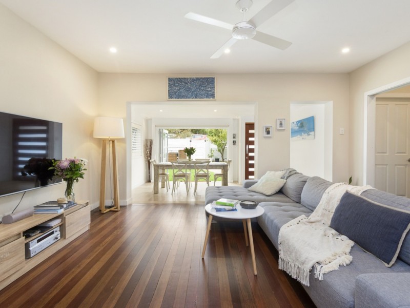 6 Sydney Road, Warriewood NSW 2102