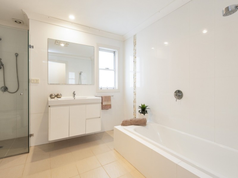 6 Sydney Road, Warriewood NSW 2102