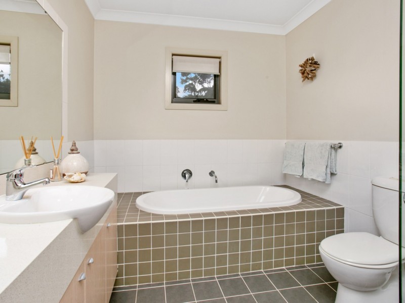 11 Shearwater Drive, Warriewood NSW 2102