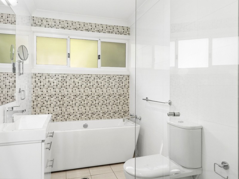 37 Kananook Avenue, Bayview NSW 2104