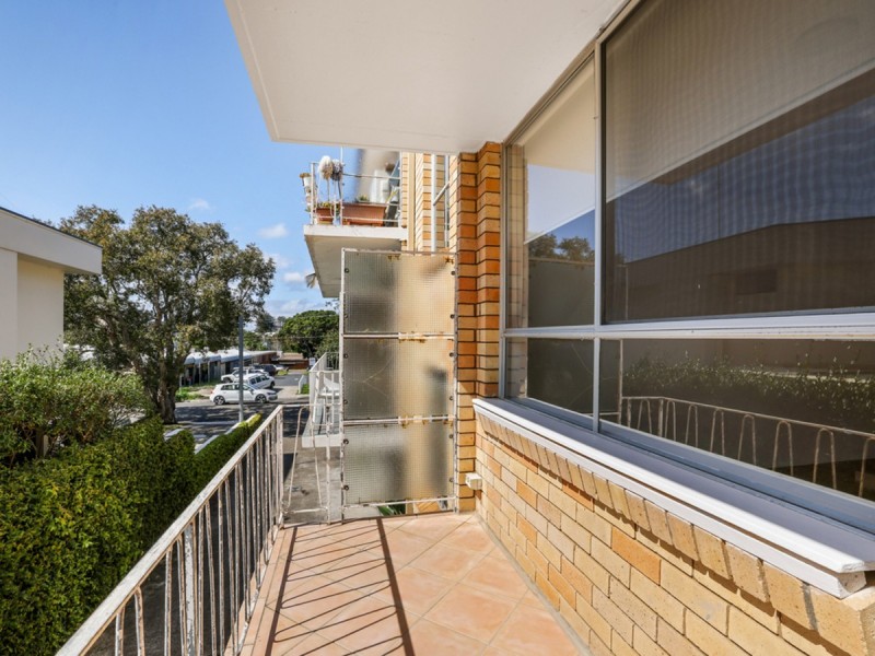 2/16 Foamcrest Avenue, Newport NSW 2106