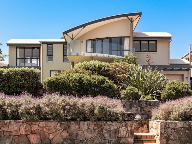 2 Hillcrest Avenue, Mona Vale NSW 2103