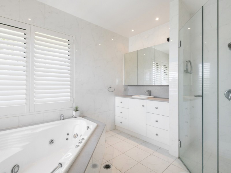 2 Hillcrest Avenue, Mona Vale NSW 2103