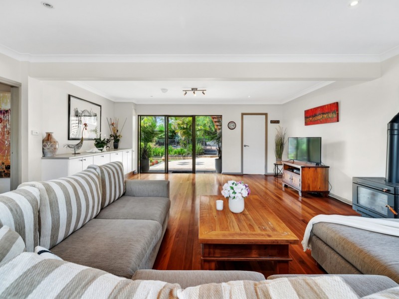 23 Bertana Crescent, Warriewood NSW 2102