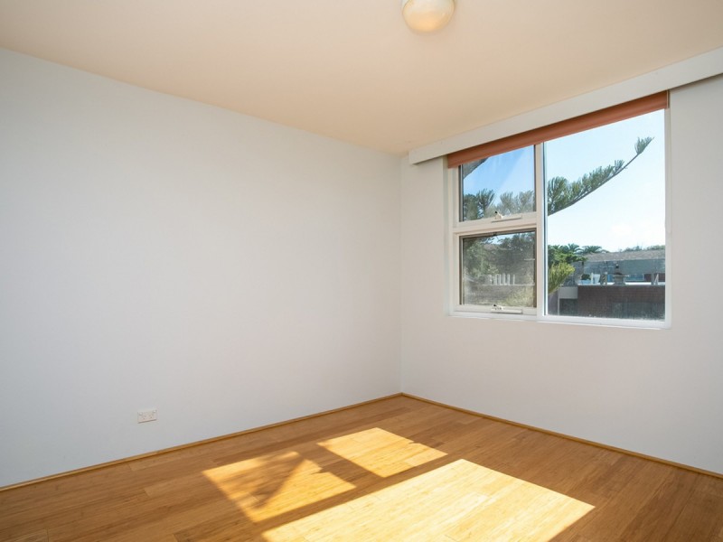 8/18 Surfview Road, Mona Vale NSW 2103