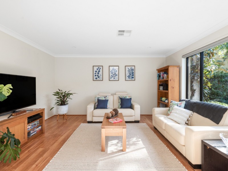 15 Streamdale Grove, Warriewood NSW 2102