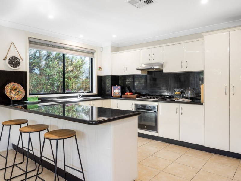 15 Streamdale Grove, Warriewood NSW 2102