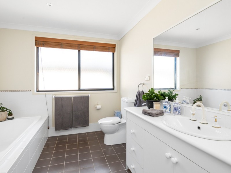 15 Streamdale Grove, Warriewood NSW 2102