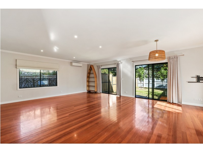 16 Seabeach Avenue, Mona Vale NSW 2103