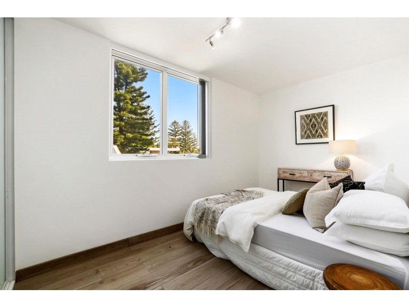 2/35 Surfview Road, Mona Vale NSW 2103