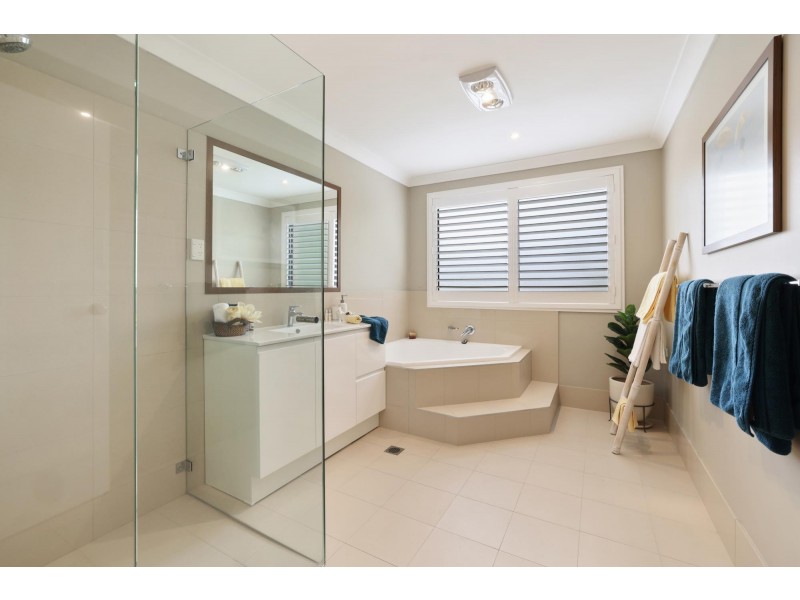 15 Lewis Close, Warriewood NSW 2102