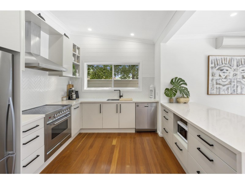 2 Hunter Street South, Warriewood NSW 2102