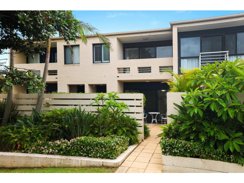2/28-30 Golf Avenue, Mona Vale NSW 2103