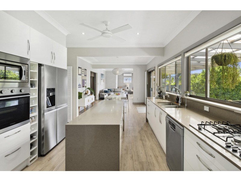 14 Lakeview Parade, Warriewood NSW 2102