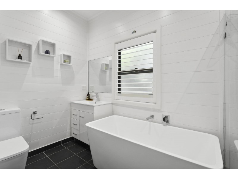 14 Lakeview Parade, Warriewood NSW 2102