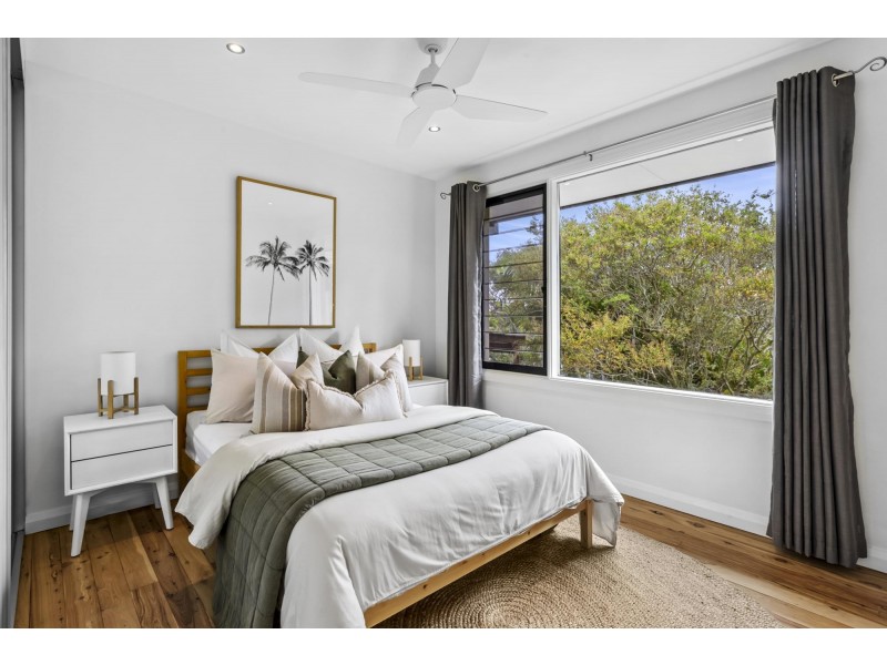 11 Carpenter Crescent, Warriewood NSW 2102