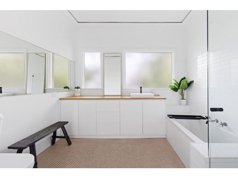 18 Hunter Street South, Warriewood NSW 2102