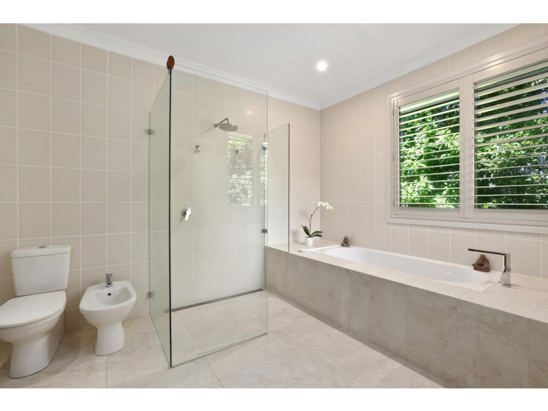 1 Suncrest Avenue, Newport NSW 2106