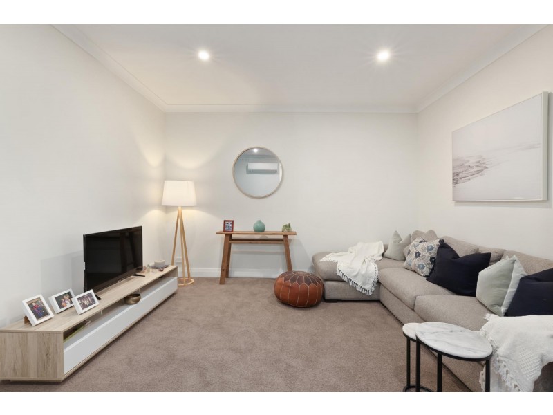 1 Suncrest Avenue, Newport NSW 2106