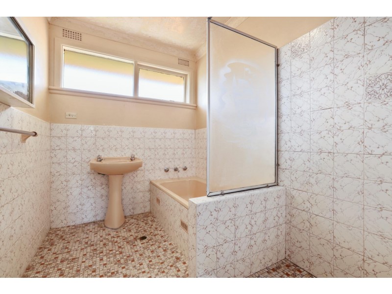 1 Rathowen Parade, Killarney Heights NSW 2087