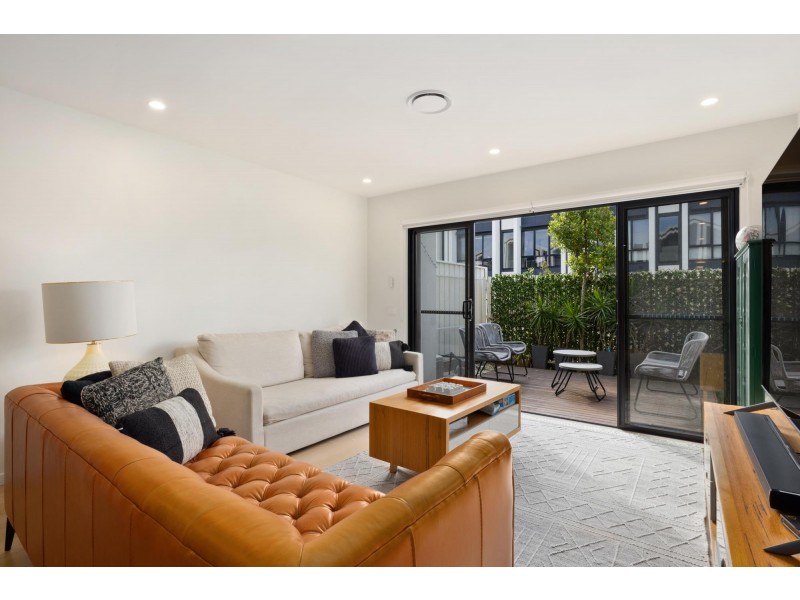 18J Macpherson Street, Warriewood NSW 2102