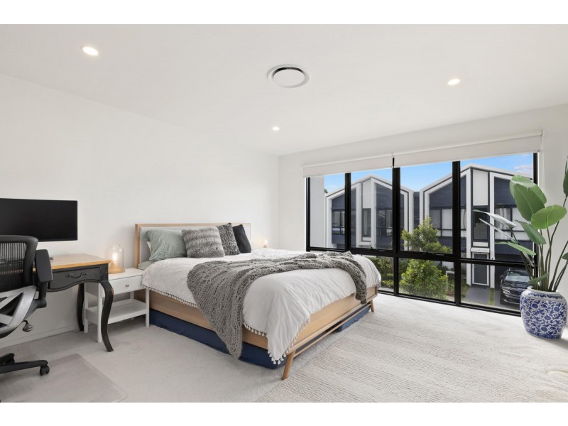18J Macpherson Street, Warriewood NSW 2102