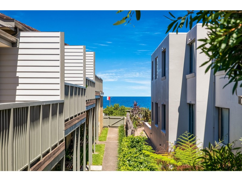 2/58 Golf Avenue, Mona Vale NSW 2103