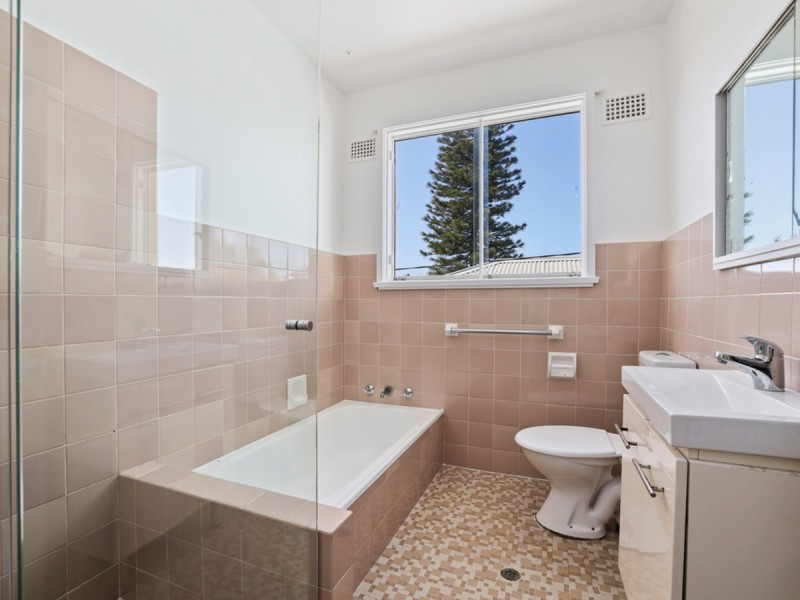 146 Barrenjoey Road, Newport NSW 2106