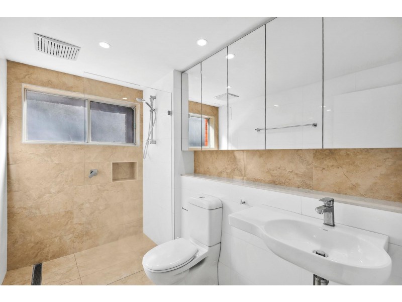 4/37A Park Street, Narrabeen NSW 2101