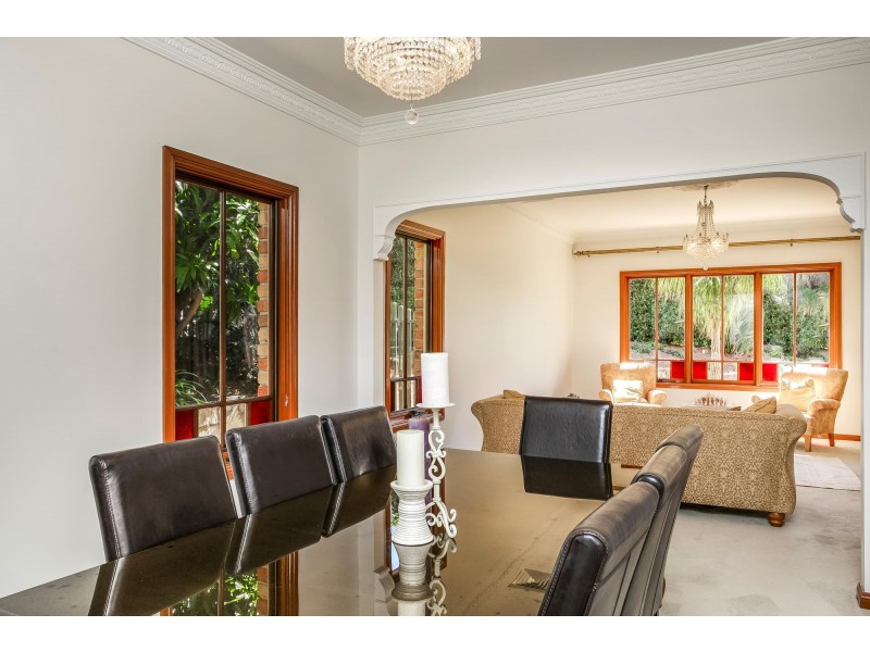 2 Hallstrom Place, Mona Vale NSW 2103