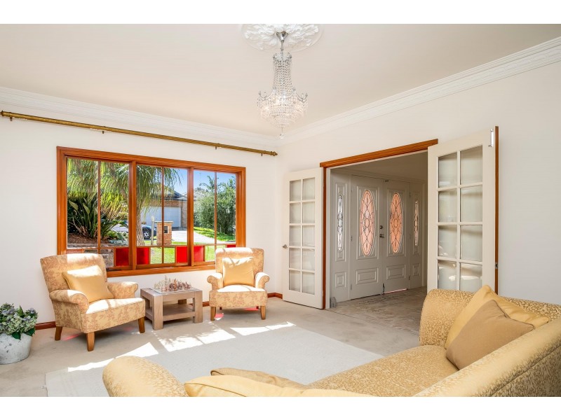 2 Hallstrom Place, Mona Vale NSW 2103