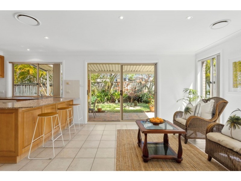 18 Valley View Circuit, Warriewood NSW 2102