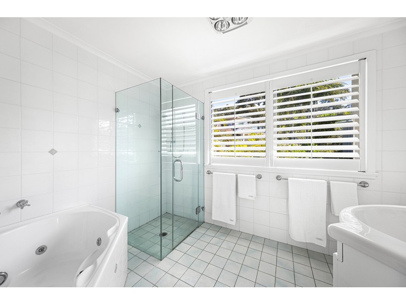 9 Roches Avenue, Bayview NSW 2104