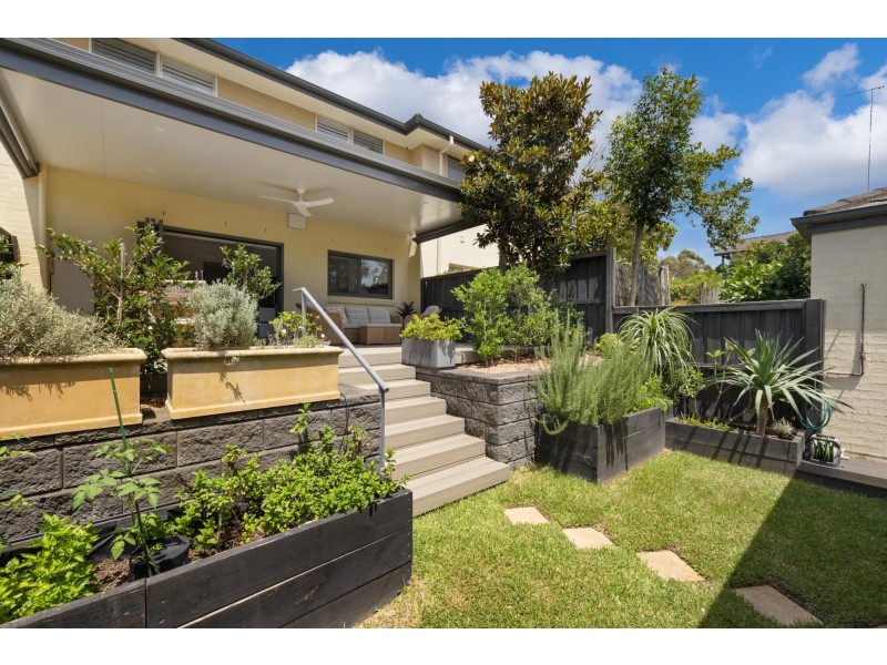 24 Honeyeater Grove, Warriewood NSW 2102